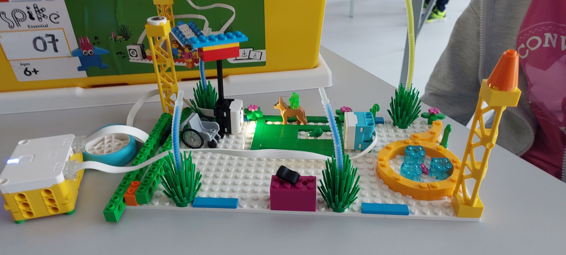 Budujemy i programujemy z Lego SPIKE